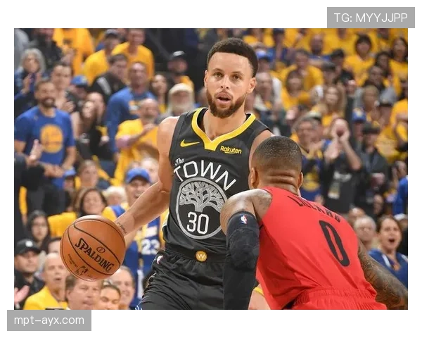 根特队进攻火力全开，状态回暖成联赛焦点