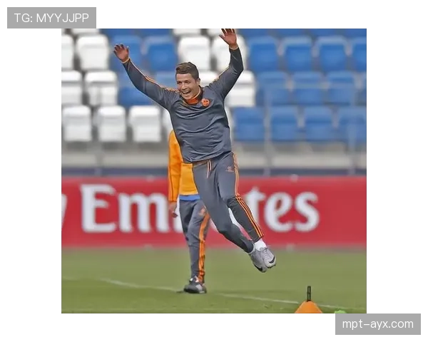 库尔图瓦状态回暖反应神速,稳固防线助球队防守再上新台阶 库尔图瓦状态回暖反应神速,稳固防线助球队防守再上新台阶