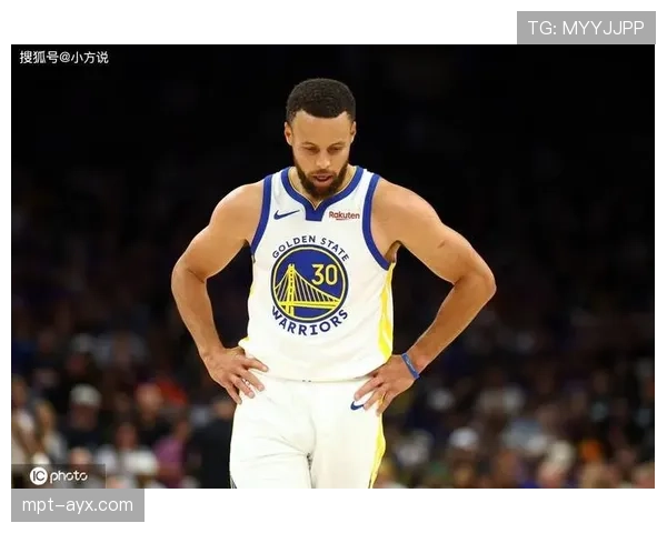 库里无球跑动拉开空间，三分效率领跑后卫群