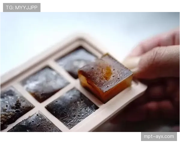 特雷·杨家的冰箱里只放蛋白粉和冰块